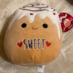 Squishmallows Valentines edition “Chanel”.